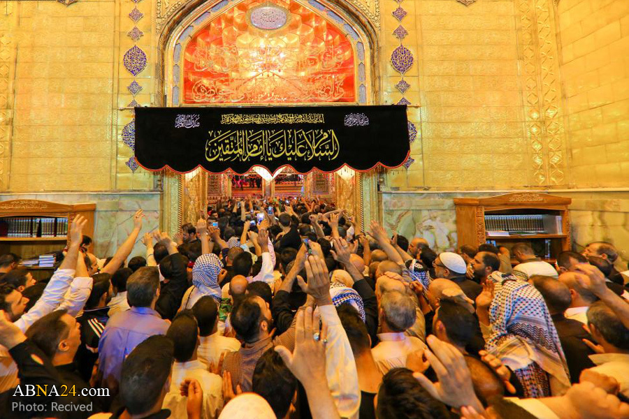 مرقد أمير المؤمنين (ع) يتشح بالسواد في ليلة القدر الأولى + (فيديو)