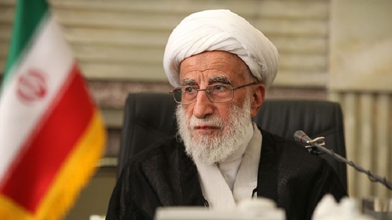 ئایەتووڵا جەنەتی: ئەمریکا لە توانای بەرەڤانیی ئێران ئاگادارە