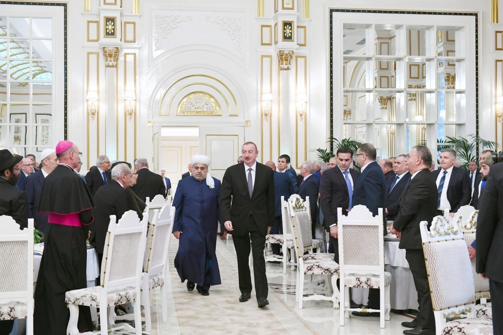 Azerbaïdjan : le président Aliyev a participé à un repas d’iftar