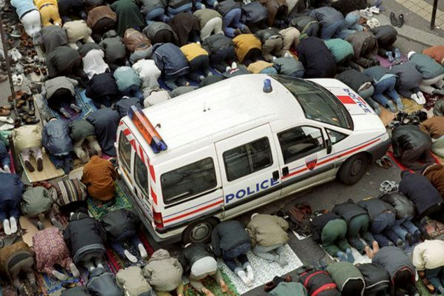 Autant de musulmans que de catholiques chez les 18-29 ans
