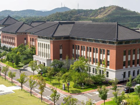 Chine : une université adopte un plan global de lutte contre les religions