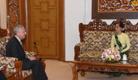 ေနရပ္စြန္႔ခြာမ်ားအေရး ျမန္မာအစုိးရကို ကူညီမည္ဟု ကုလဒုကၡသည္မ်ားဆုိင္ရာ မဟာမင္းႀကီး ကတိျပဳ