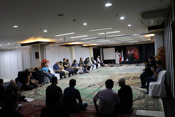 Un aveugle philippin a récité le Coran lors d’une cérémonie au centre culturel iranien de Manille