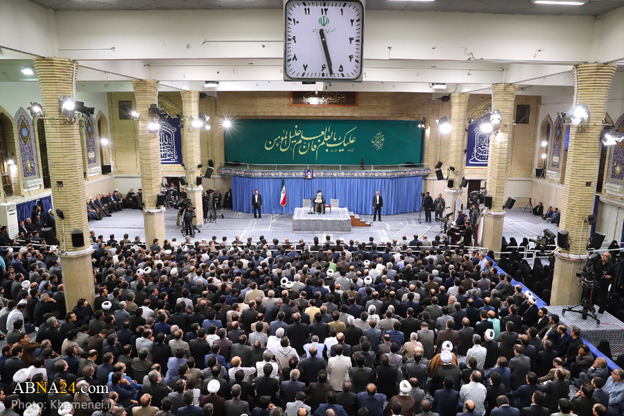 Des professeurs d'université, des intellectuels et des chercheurs ont rencontré l'imam Khamenei