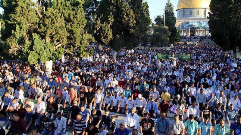 Al-Quds; 250.000 palestinesi pregano ad al-Aqsa