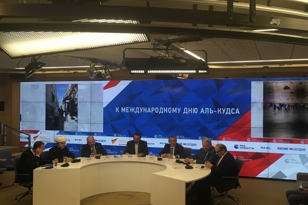 Первый зампред СМР и ДУМРФ Рушан хазрат Аббясов принял участие в мультимедийном круглом столе, приуроченном к международному дню