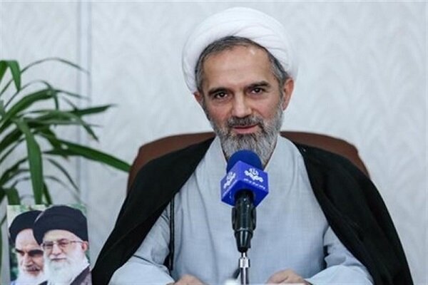 عضو لجنة الاستهلال يعلن يوم الأربعاء هو أول أيام عيد الفطر السعيد في إيران 