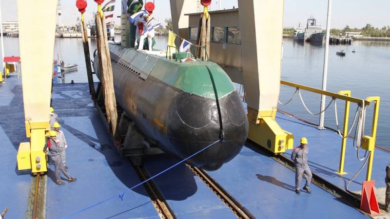 初の業績（１７）；イスラム世界および地域初の潜水艦