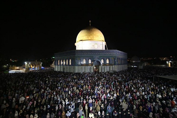 400 Ribu Warga Palestina Hadir dalam Malam Qadar Masjidil Aqsha