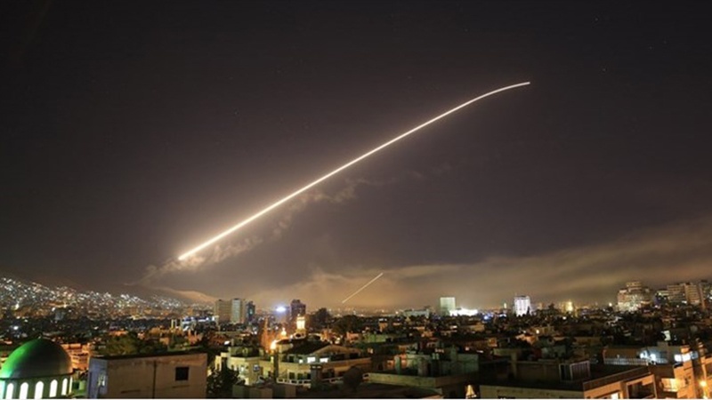 シリアの軍用空港にミサイル攻撃