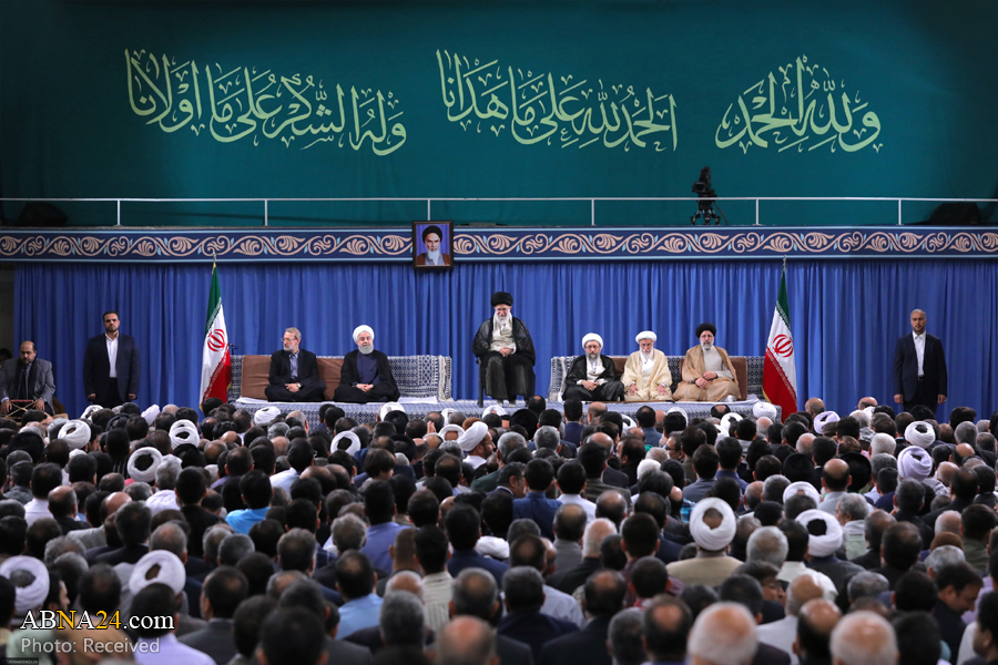 Imam Khamenei receives government officials, Islamic states’ envoys