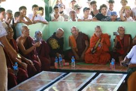 လက္နက္ႀကီးက်ည္ထိမွန္ေသဆုံးသည့္ အရပ္သားေျခာက္ဦး၏နာေရး မင္းျပားသုသာန္၌ ျပဳလုပ္ အရပ္သားေသဆုံးမႈမ်ား ထပ္မံမျဖစ္ေပၚေရး ေဆာင္ရြက္ေပးရ