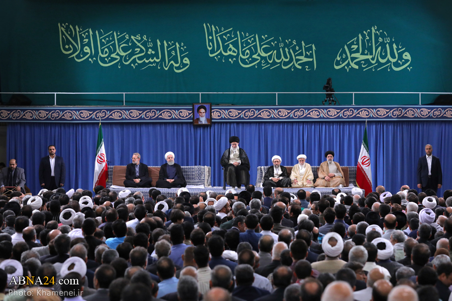 Photos: Imam Khamenei meets with officials, ambassadors from Islamic countries