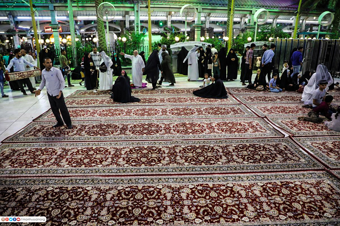 تقریر مصور/ فرش أكثر من (700) سجادة بين مرقدي الامام الحسين واخيه العباس لاداء مراسيم عيد الفطر