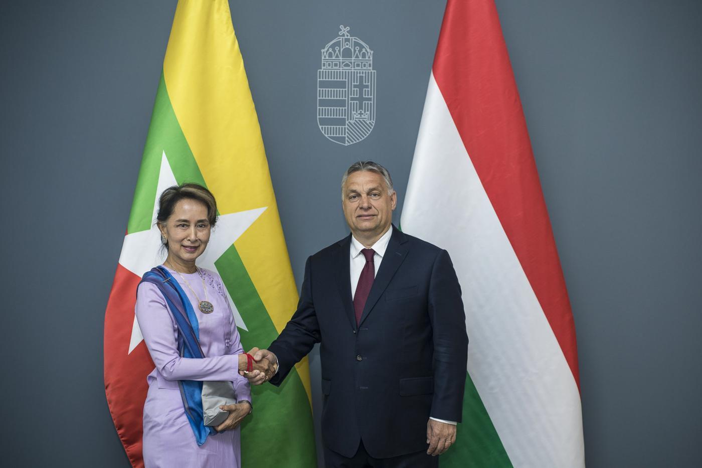   Aung San Suu Kyi rencontre l’islamophobe Viktor Orban