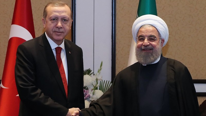 イラン・トルコ両首脳が電話会談