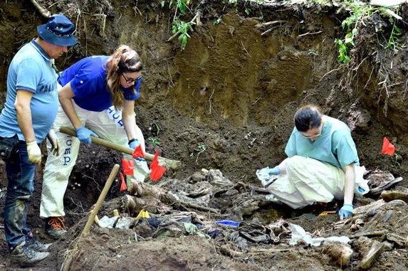  Découverte d'une fosse commune en Bosnie