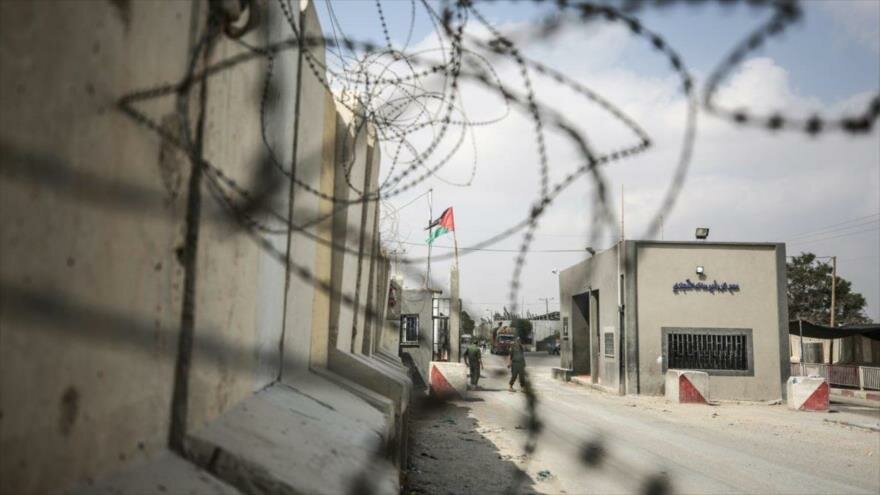 Israël ferme deux points de passage vitaux de la bande de Gaza assiégée