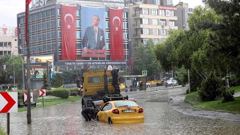 Ankarada daşqın üç nəfərin həyatına son qoyub