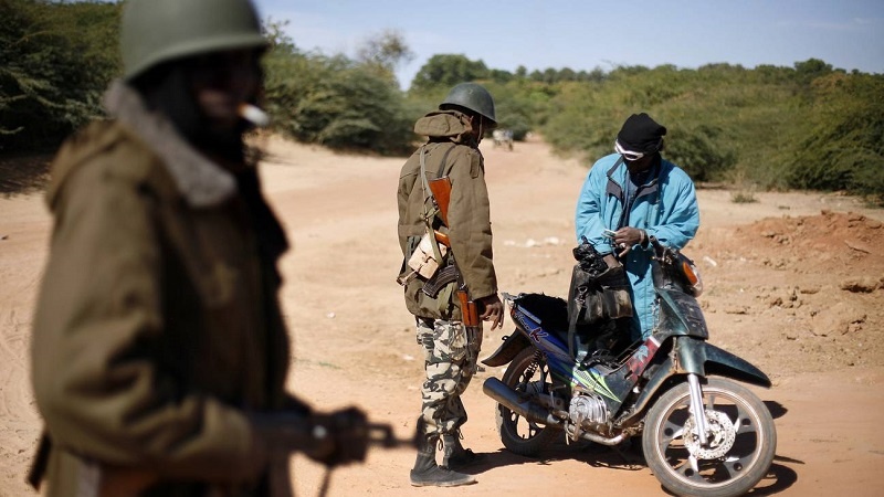 Violenze in Mali, 100 morti Violenze in Mali, 100 morti