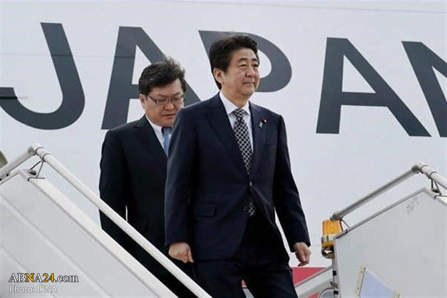 Japanese PM arrives in Tehran