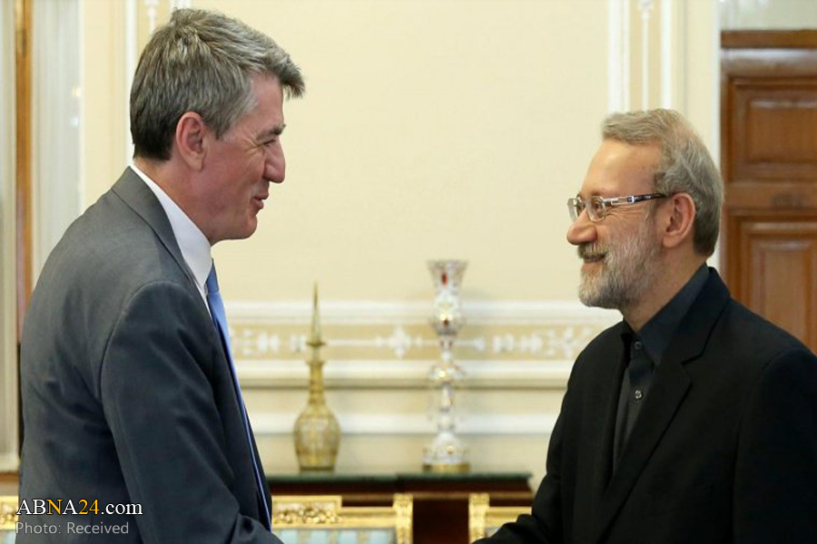 Iran to stand against US sanctions: Larijani