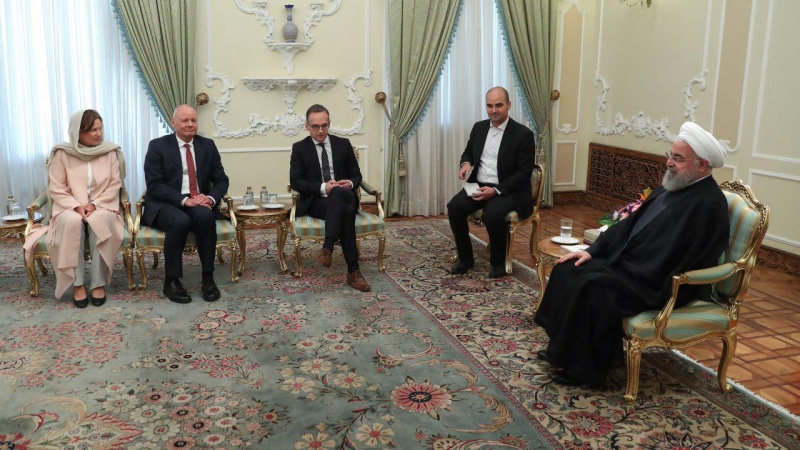 イラン大統領、「圧力によってイランは行き詰りに陥らない」
