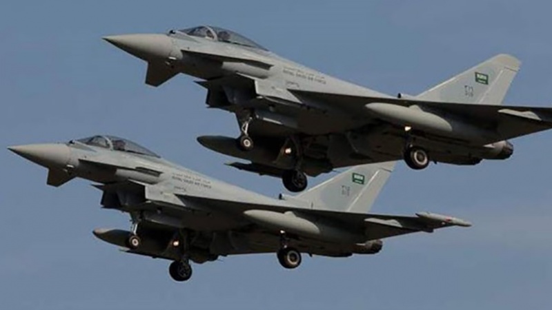 サウジの戦闘機がイエメンの各地を空爆