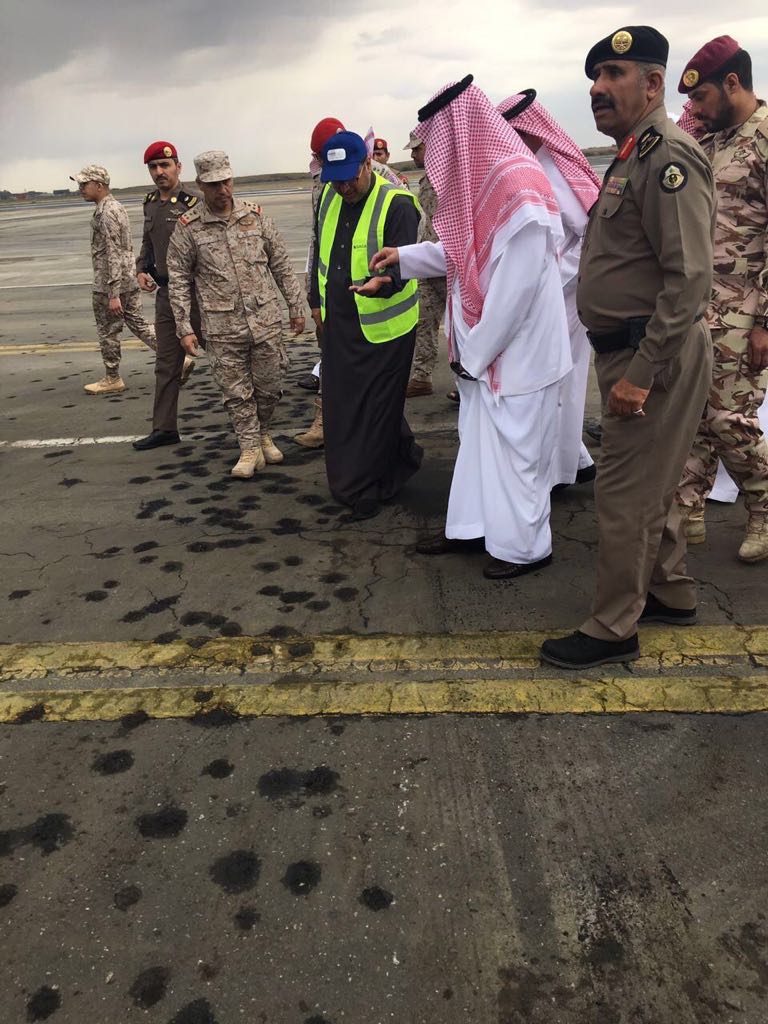 قوى العدوان السعودي تؤكد إصابة مطار "ابها" الذي استهدفه الجيش اليمني+(صور)