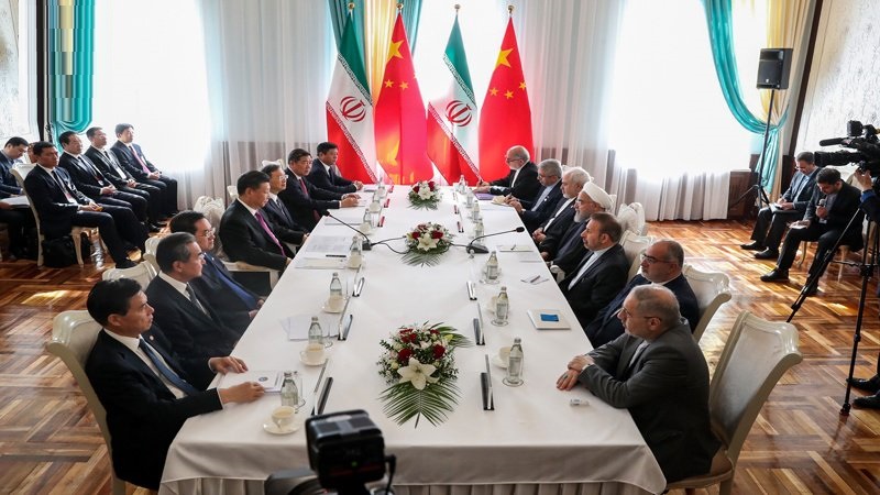 ایران اور چين کی صدور کی شانگہائی اجلاس کے ضمن میں ملاقات