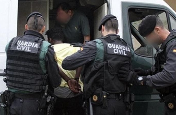 توقف 5 بريطانيين في المغرب بحوزتهم "عملات مزورة"