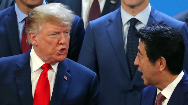 Telefonata tra Trump e Abe su visita in Iran: focus su incidente nel Golfo di Oman