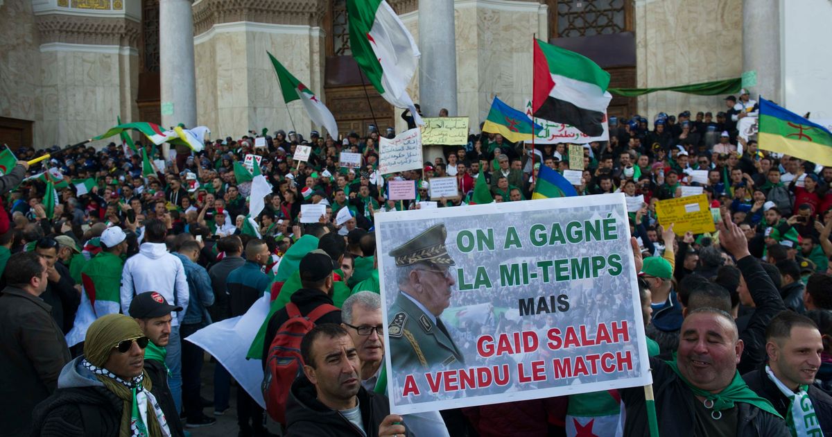  En Algérie, les incarcérations d’ex-dirigeants n’ont pas calmé la rue