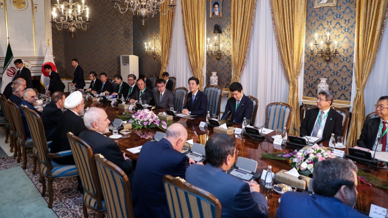Negosiasi Abe di Tehran dan Penekanan Perluasan Hubungan Politik dan Ekonomi