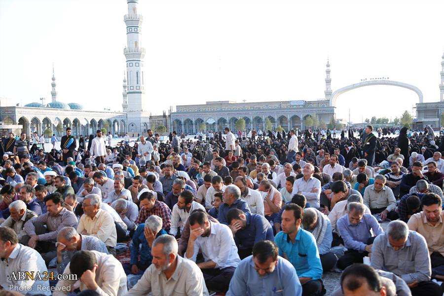 تقریر مصور/ قراءة دعاء "الندبة" في مسجد "جمكران" المقدسة