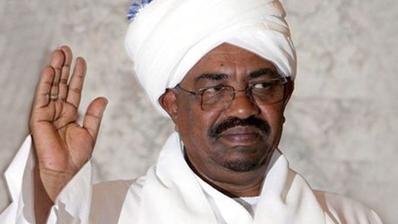 Bashir aonekana hadharani mara ya kwanza baada ya kupinduliwa, ashitakiwa kwa ufisadi