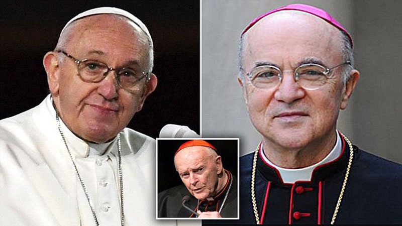 Vaticano scandali, Papa si dimetta. Ha mentito su abusi