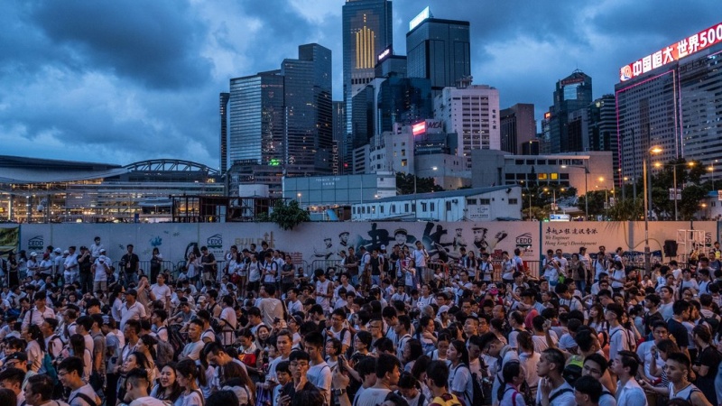 Hong Kong, muore un manifestante