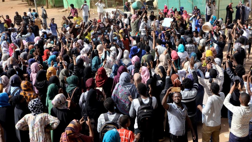 تجمع المهنيين السودانيين يدعو لتسوية سياسية "دون تنازلات تضر بالثورة"