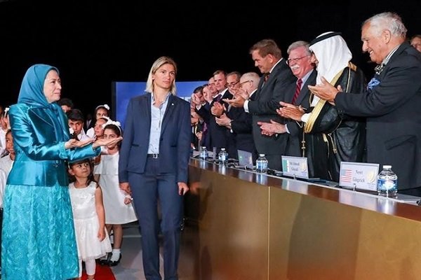 ڕۆڵی مونافقین لە گەمارۆکان دژی ئێران