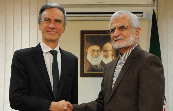ايران: الالتزام مقابل الالتزام والنقض مقابل النقض