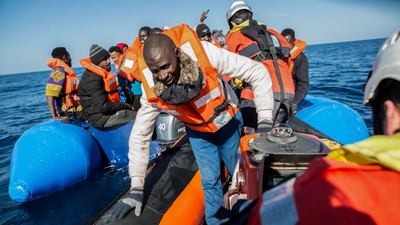 Guardia costiera libica salva circa 200 migranti