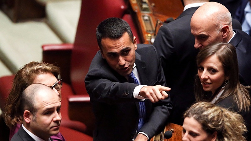 Italia, Di Maio contro Di Battista: "Chi destabilizza M5s indebolisce governo"