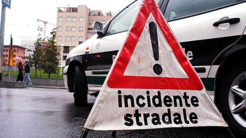 Italia, scontro fatale auto-camion: 3 morti