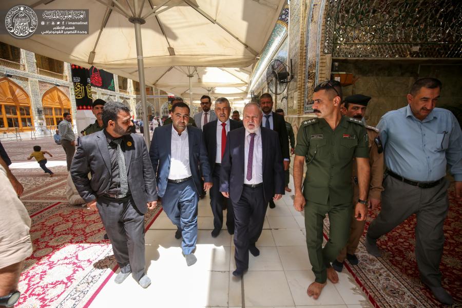 السفير الروماني : رأيت أثناء زيارتي للعتبة العلوية التعبير الحقيقي للتقرب إلى الله في العبادة+(صور)