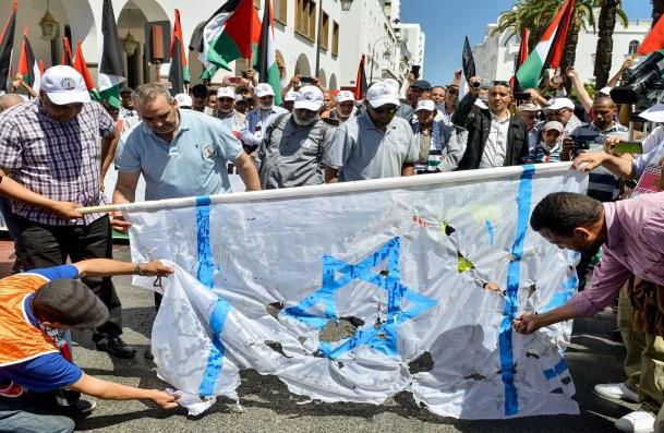 نشطاء مغاربة يرفضون "صفقة ترامب" وخيانة قضية فلسطين