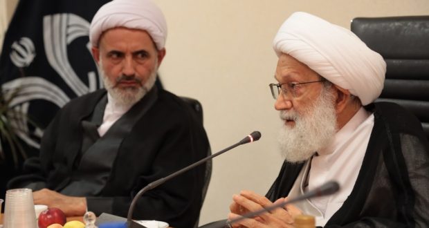 آية الله قاسم: أمريكا تحاول الحضور بعبثيتها وشيطانيتها ومنهجها التخريبي وجاهليتها