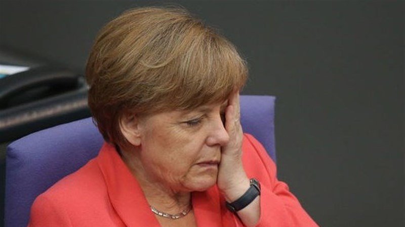 Граждане Германии выступают против повторного занятия поста канцлера Меркель