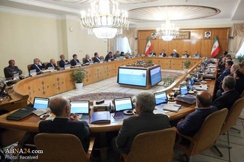 ایرانی کابینہ نے غیر ملکی سرمایہ کاروں کو پانچ سال کا رہائشی ویزہ دینے کی منظوری دے دی