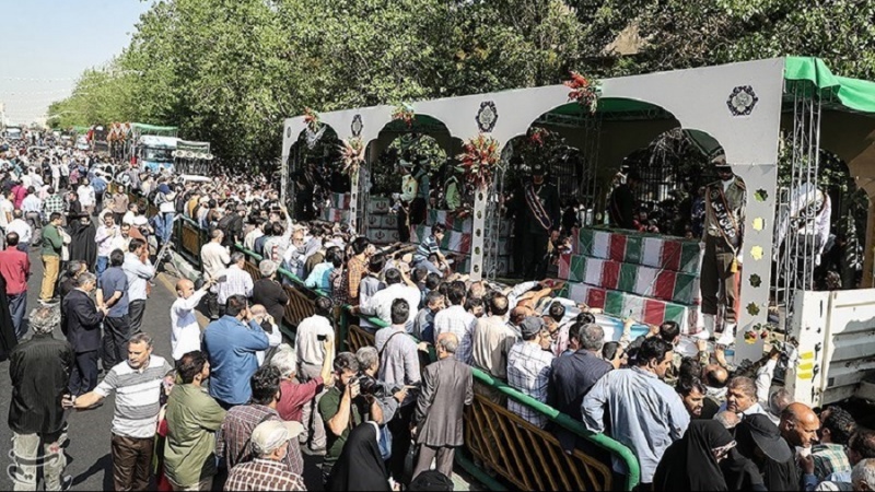 Iran: funerali a Teheran per 150 martiri della guerra con l'Iraq